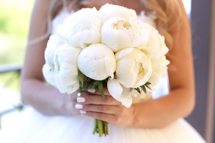 Цветы и свадьба роль